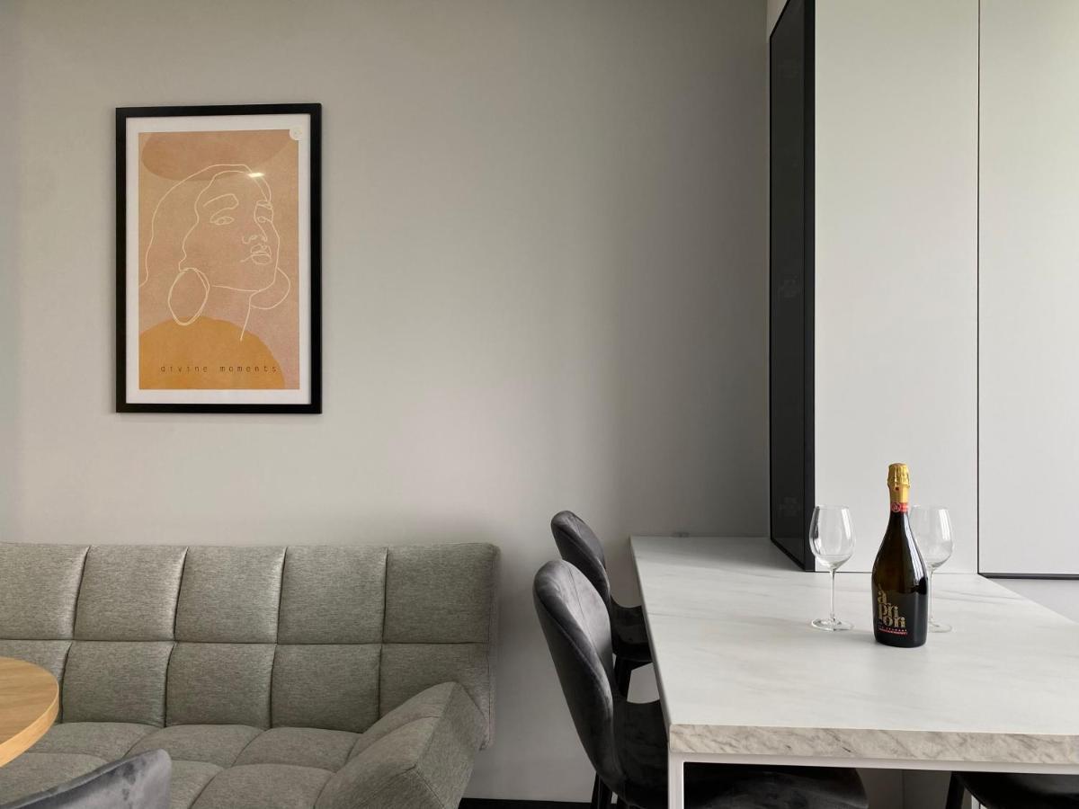 Minimalist Style Apartment With Best Location Chisinau Exterior foto